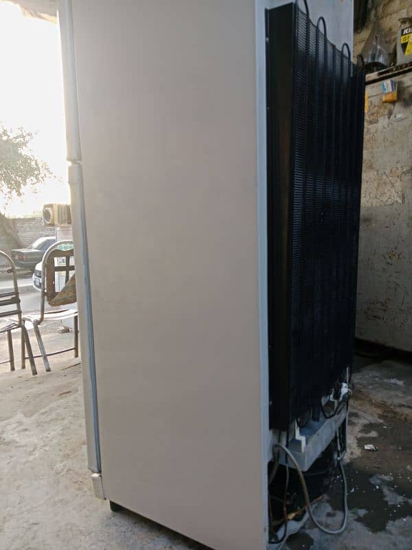 dowlance fridge for sale urgent. 03224744782 4