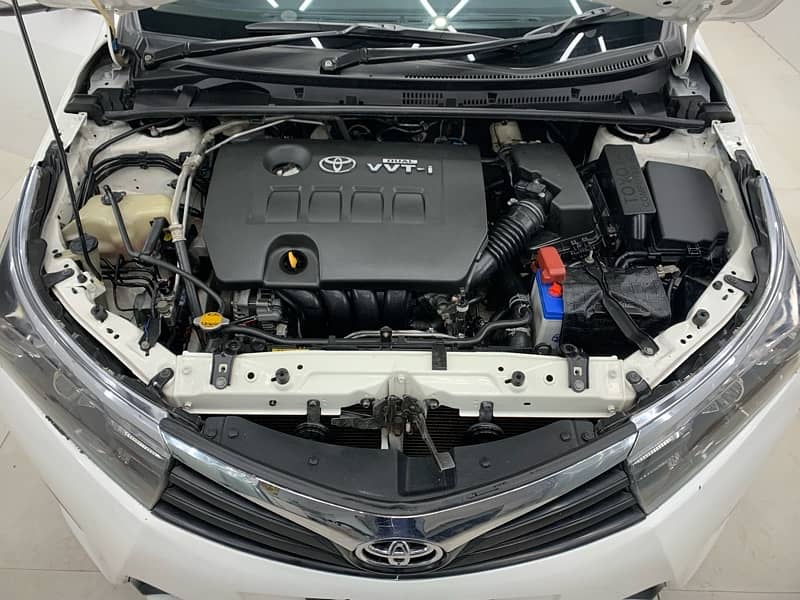 Toyota Altis Grande 2015 4