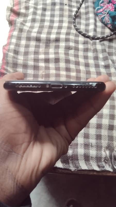 good condition 128gb official pta aproved 2