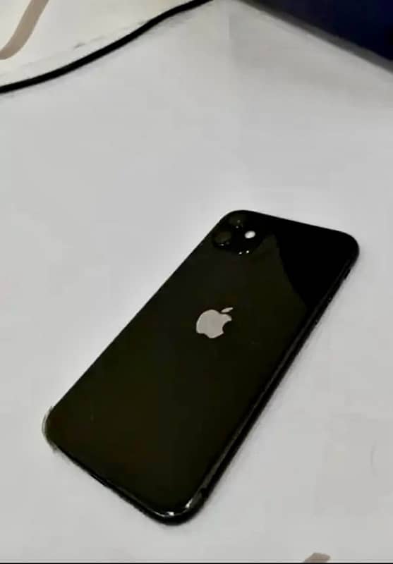 iPhone 11 Waterpack Factory Unlocked 4 month Sim Working 0