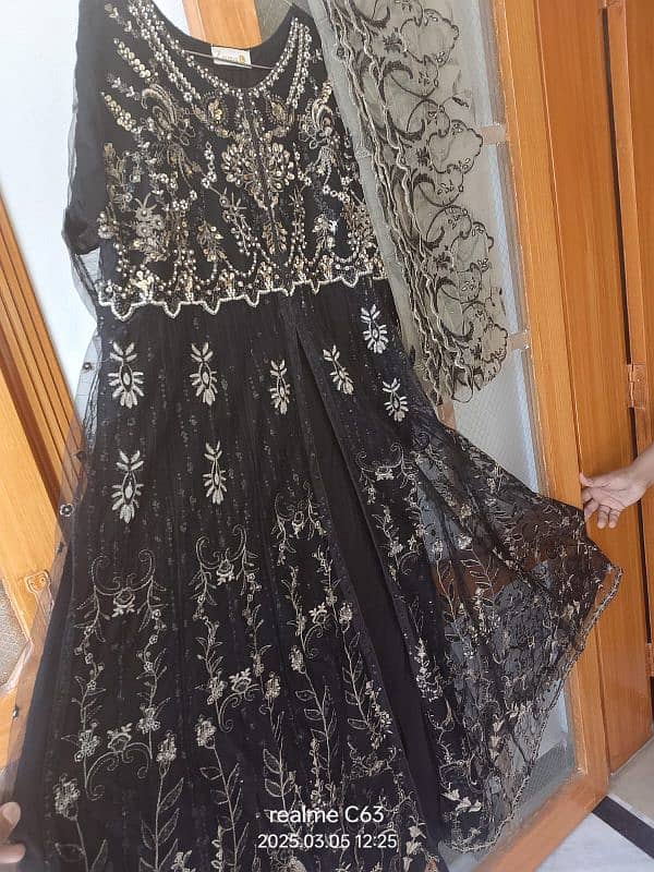 fancy maxi for urgent sale prices m Kami ho jay ge 3