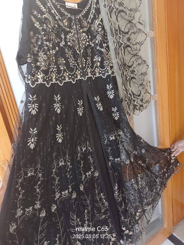 fancy maxi for urgent sale prices m Kami ho jay ge 5