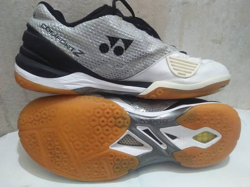 Badminton shoes & kit bags( yonex,Victor) 2