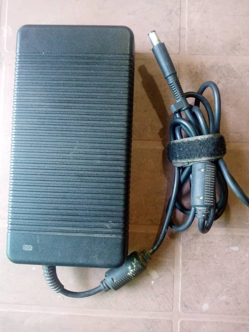 HP laptop charger for Zbook 230 watts 3