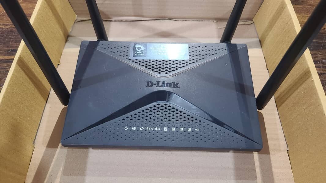 Dlink DIR-853 AC1300 MU-MIMO Wi-Fi Gigabit Router Dual Band (Renewed) 12