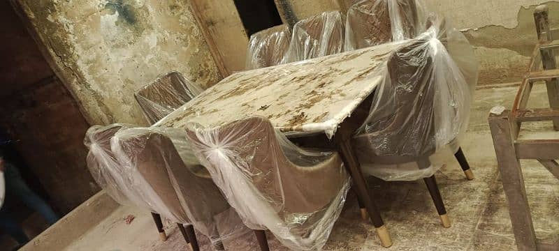 Stylish Design Dining Table Available 3