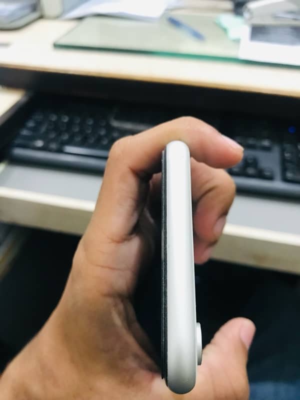 IPHONE XR DUAL APPROVE 5