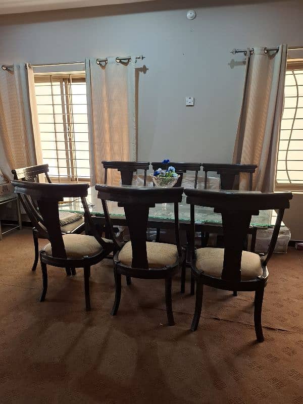 8 seater Dining table 4