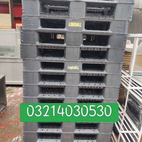 Woden n plastic pallet available every size 2