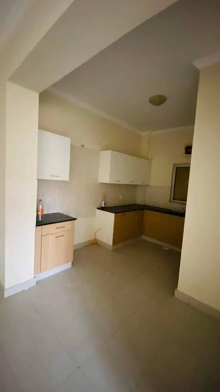 2 bedroom luxury Apartment/flat Availble for Sale 2