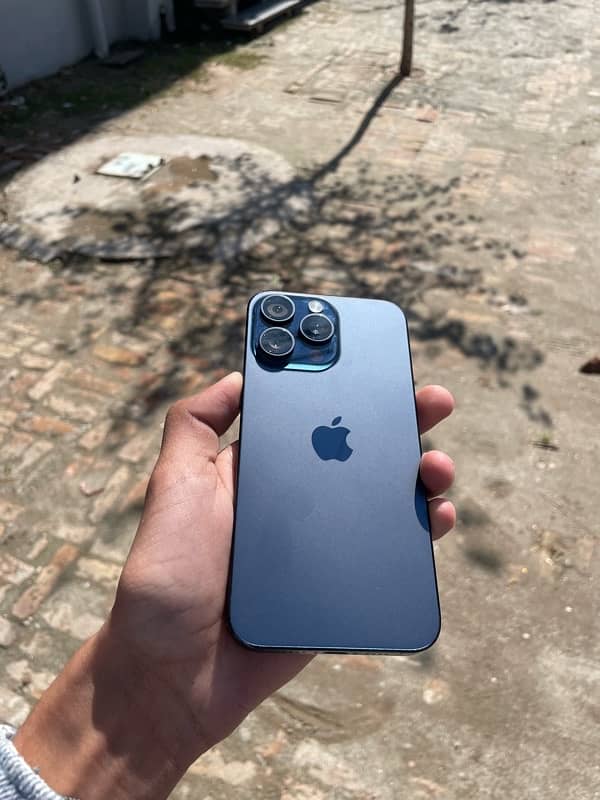 iphone 15 Pro Max Blue Titanium Non pta 1