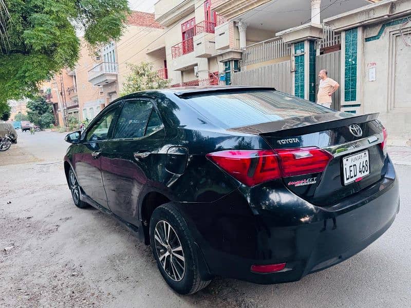 Toyota Corolla Altis 2016/2017 3