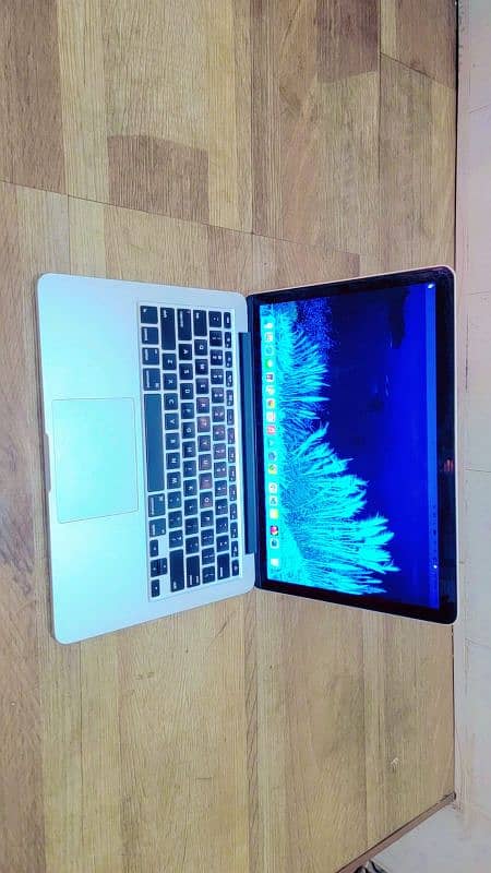 MacBook Pro 0