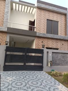 5 M VILla for Rent Available