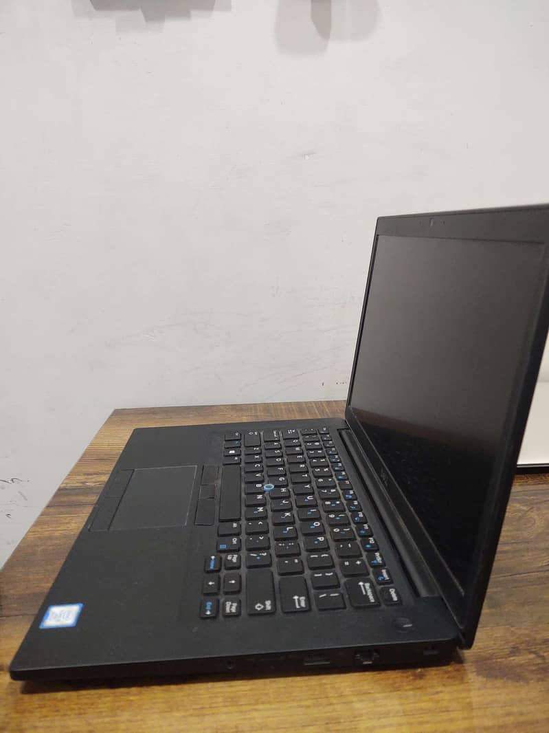 Dell Latitude 7490 1