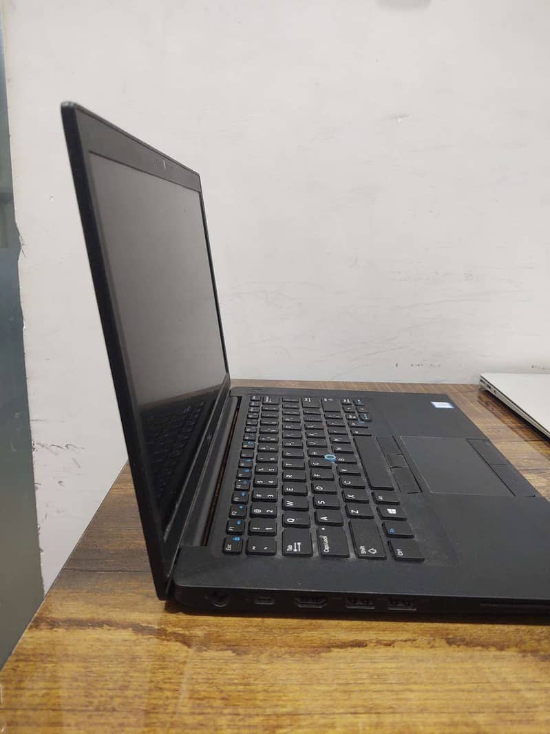 Dell Latitude 7490 2