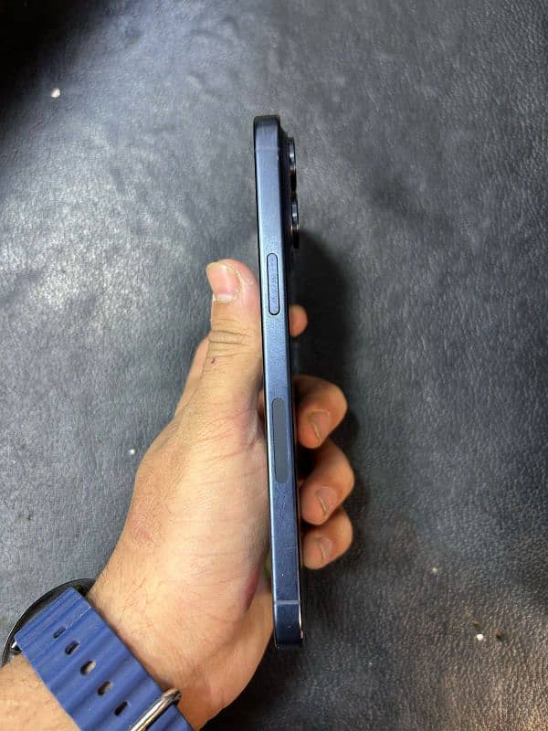 iPhone 15 pro Max blue titanium 256 GB jv 3