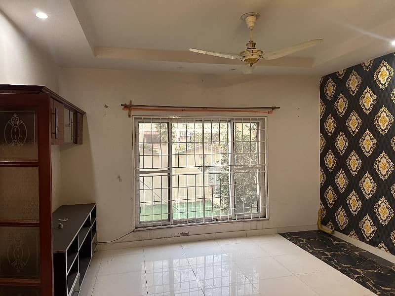 10 Marla Owner Build House Is Available For Sale In Bahria Town Sector C Jasmine Block Lahore 3