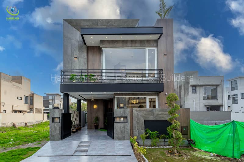 Luxury Meets Comfort 5 Marla Modern House for Sale Perfect For Families 0