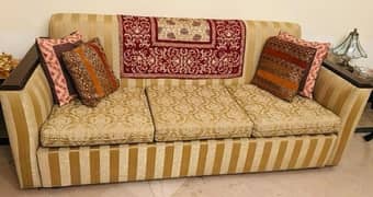 Elegant & Comfortable Sofa Set – Excellent Condition! (negotiable)