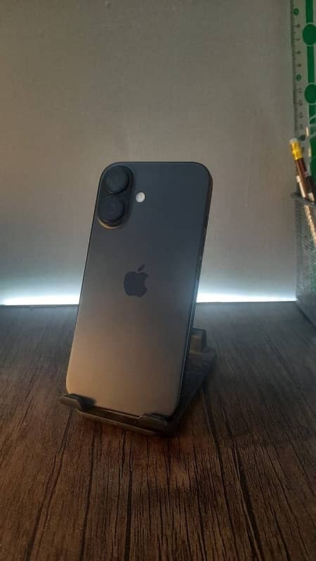 iPhone 16 Black jv 2