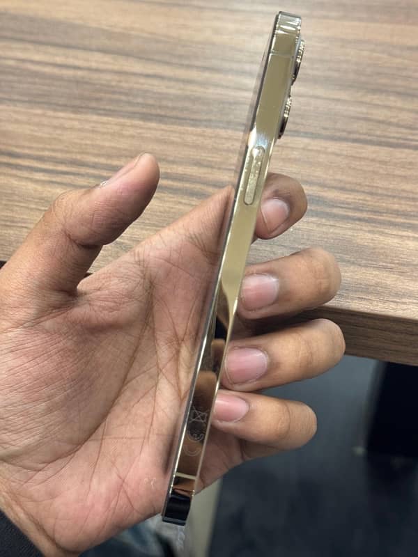 iPhone 12 pro max 128gb pta approved 4