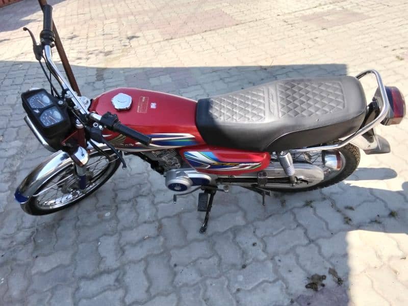 Honda GC 125 3