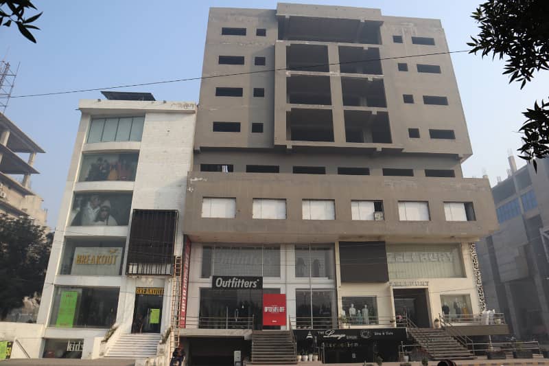 Ideal 1000sqft Office For rent with Attached Bath & Kitchen at kohinoor City Jarranwala Road Faisalabad 24