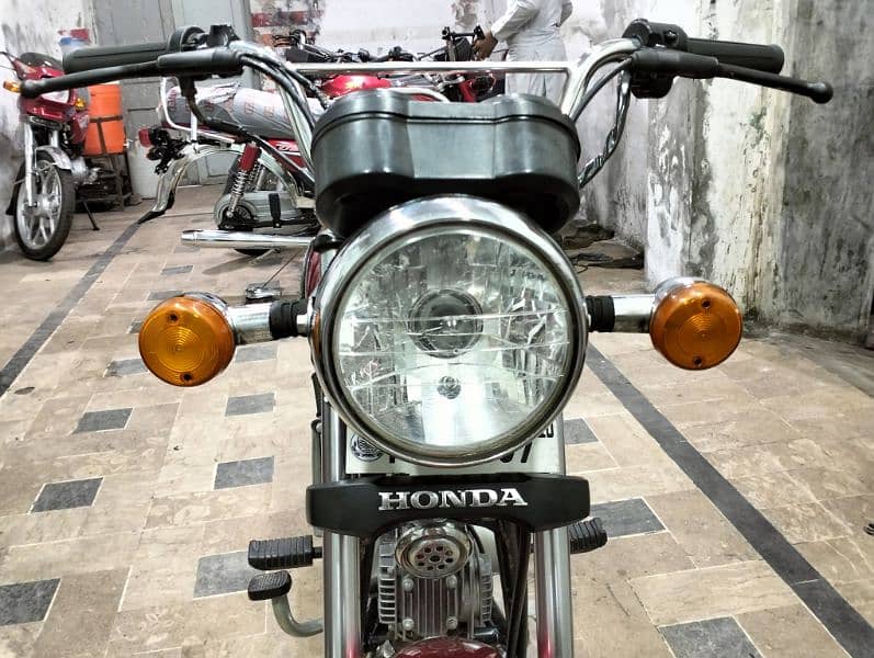 Honda CD 100 Prider 13