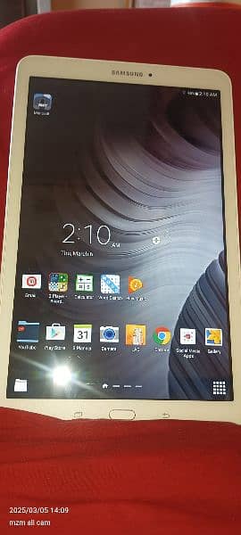 samsung tablet 10/10 condition whatsap only.  03444793608 4