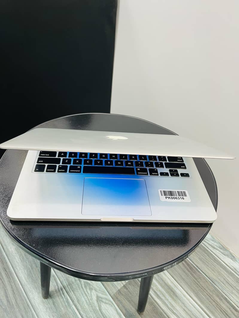 APPLE MACBOOK PRO COREI7 15'' RETINA DISPLAY WITH 16GB RAM 7