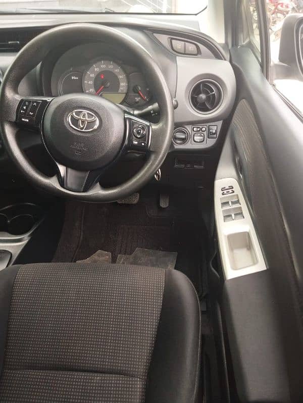 Toyota Vitz 2015 3