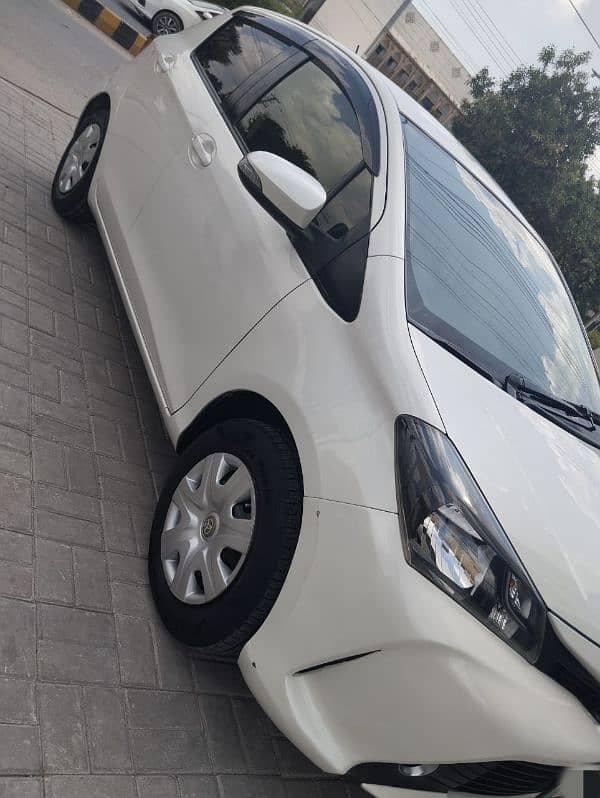 Toyota Vitz 2015 5