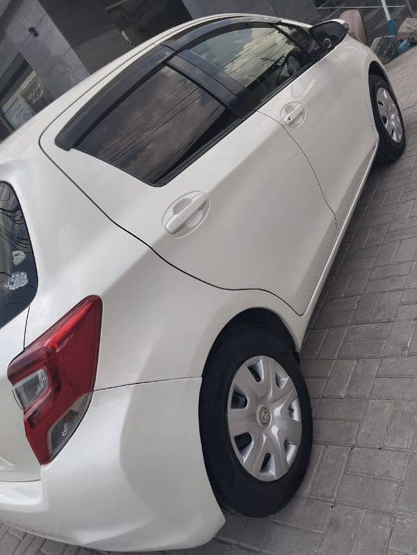 Toyota Vitz 2015 10