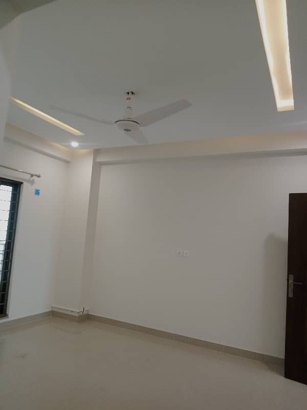 3 Floor Barnd New Apartment Available For Sale in Askari 11 Lahore 4