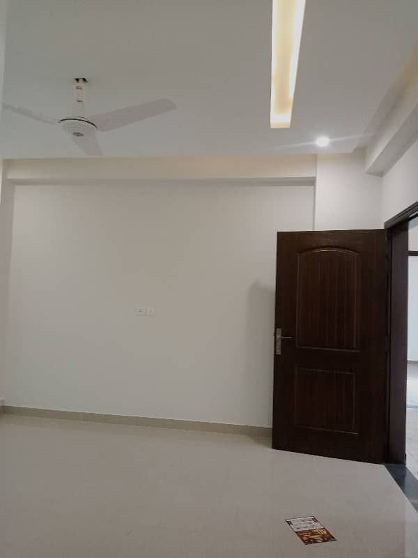 3 Floor Barnd New Apartment Available For Sale in Askari 11 Lahore 5