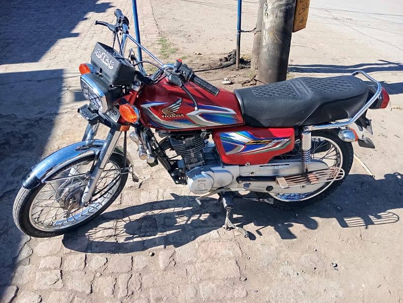 Honda CG 125 2022 Model in Excellent Condition for Sale 5