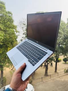 Dell Latitude 7300