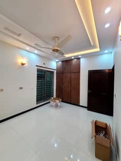 House For Sale | 5 Marla | Hot Location | Bahria Town Lahore