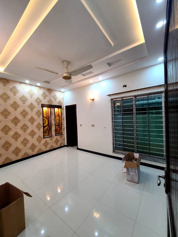 House For Sale | 5 Marla | Hot Location | Bahria Town Lahore 3