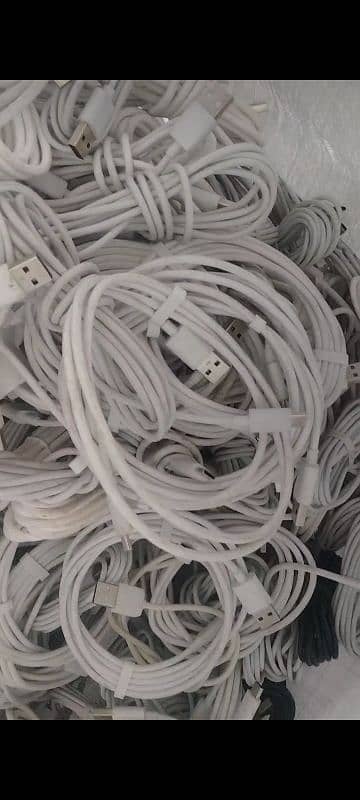 Type C cables in Quantity 2