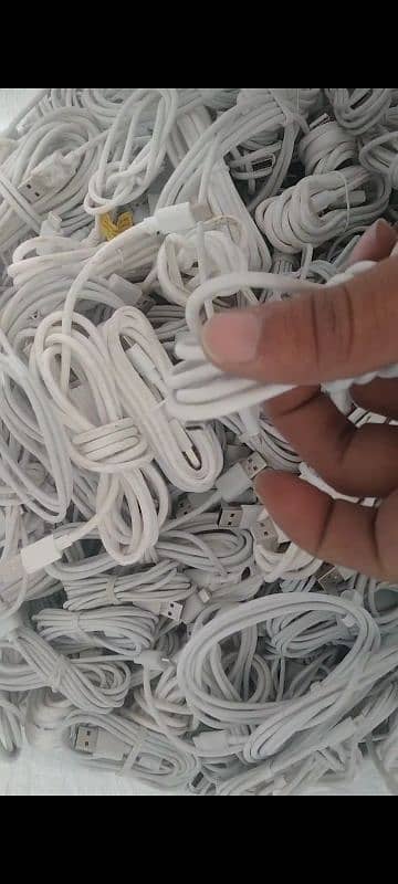 Type C cables in Quantity 3