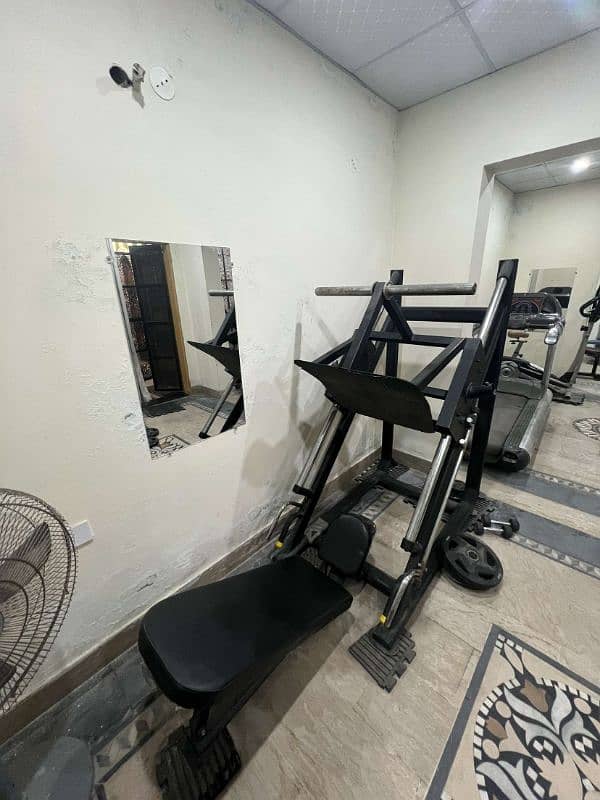 used gym equipments available at very reasonable price 2