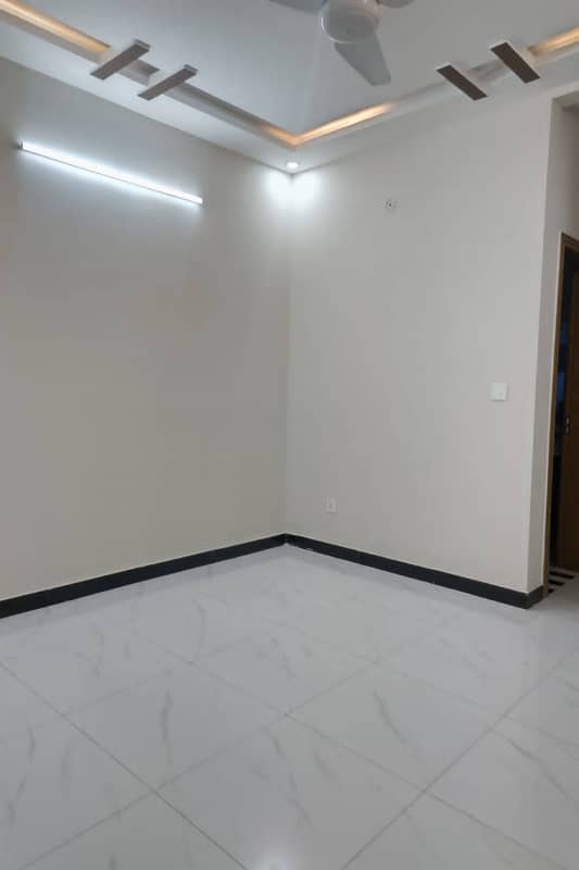 10 Marla Upper Portion For Rent In Pgechs Phase 1 At Very Ideal Location Very Close To Main Road 13