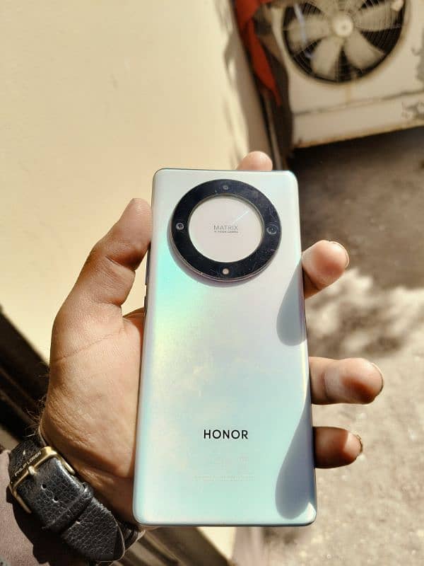 honor x9a. 256 GB box b sath hai dual sim no open no rupr urgent sel 3