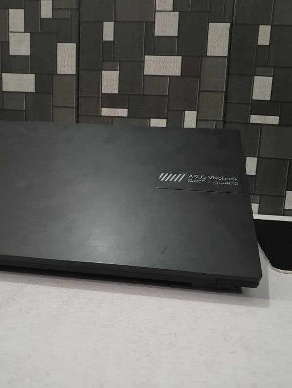 Asus VivoBook AMD Ryzen Radeon 10/10 2