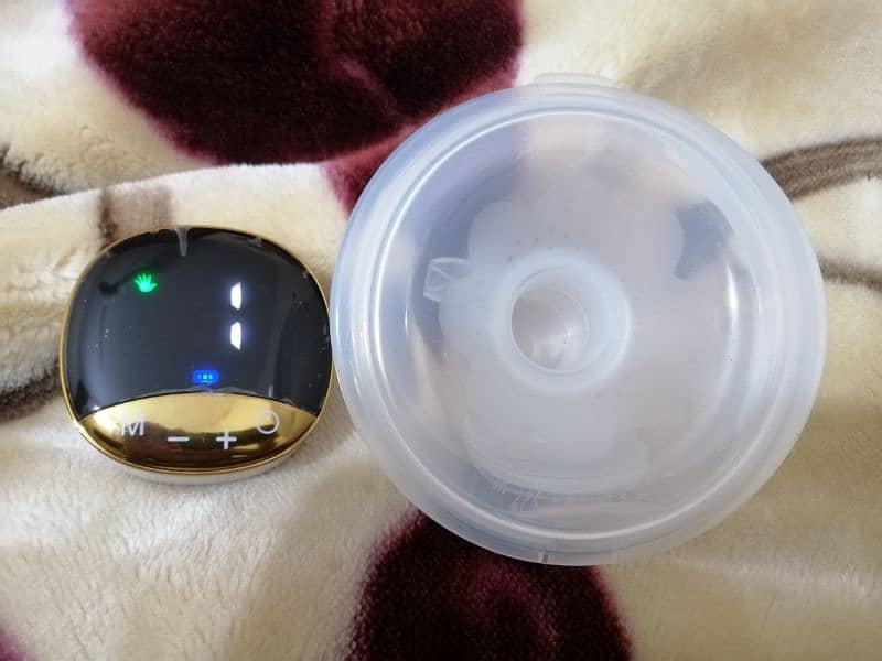 Wearable Electric Breast Pump 3