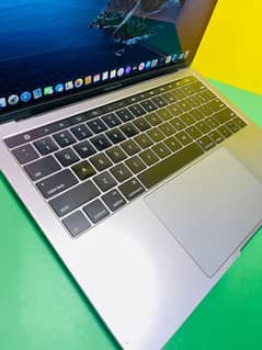 Apple macbook pro 16/512 CORE I7