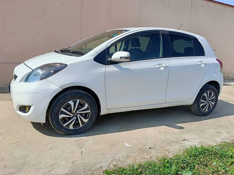 Toyota Vitz 2012 9