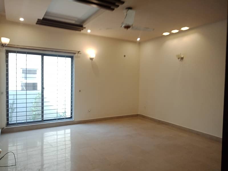 2 Kanal House For Rent 40